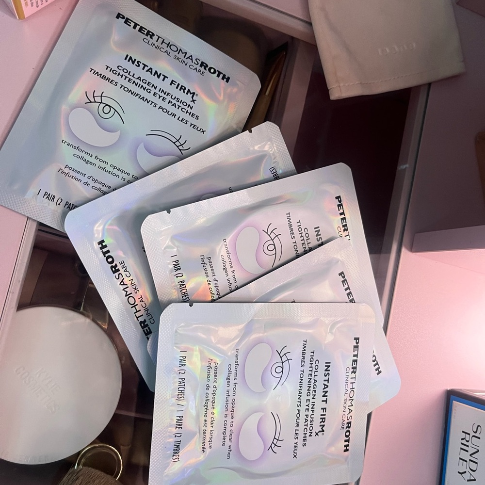 Peter Thomas Roth Instant Firm Eye Patches - Holographic Silver Packaging